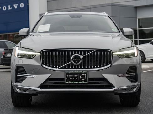 Certified 2023 Volvo XC60 B5 Ultimate w/ Climate Package image 3