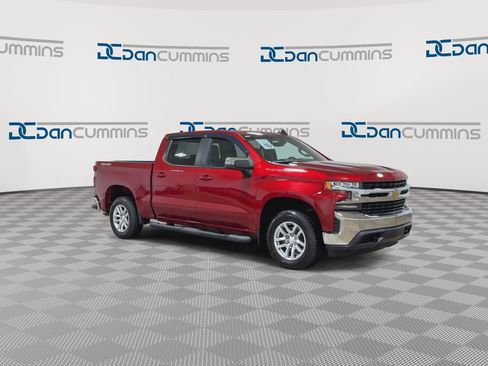 Used 2022 Chevrolet Silverado 1500 LT AWD/4WD image 2