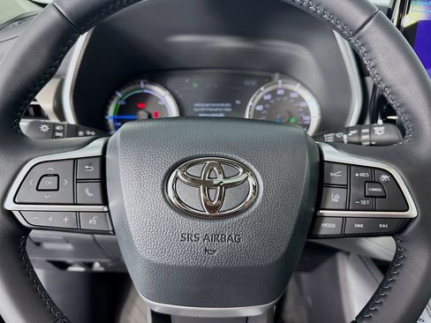 New 2026 Toyota Highlander XLE image 13