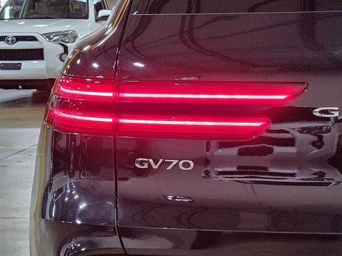 Used 2024 Genesis GV70 2.5T w/ Select Package image 20