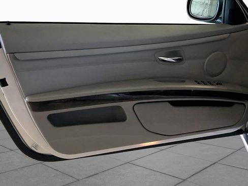 Used 2010 BMW 335i Convertible RWD image 18