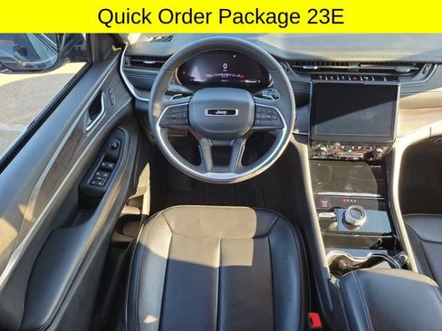 Used 2023 Jeep Grand Cherokee L Limited w/ Luxury Tech Group II AWD/4WD image 9