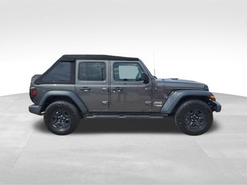 Used 2018 Jeep Wrangler Unlimited Sport AWD/4WD image 3
