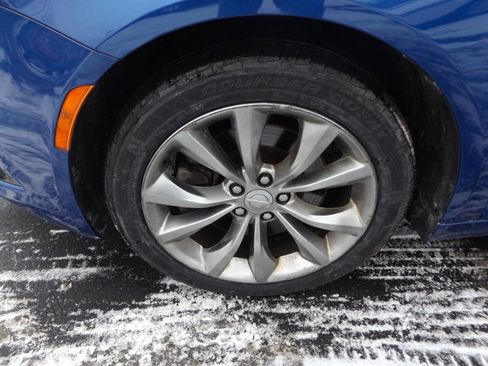 Used 2015 Chrysler 200 S w/ Navigation & Sound Group I image 32