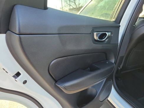 Used 2021 Volvo XC60 T5 Momentum w/ Advanced Package image 21