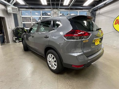 Used 2020 Nissan Rogue S FWD image 3
