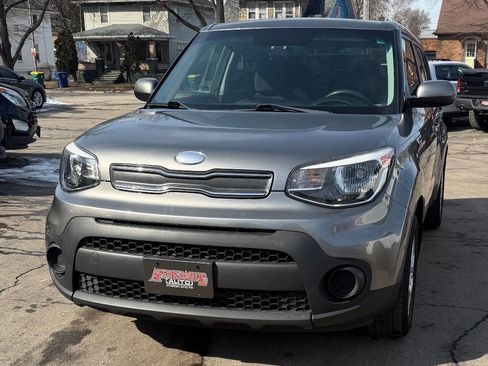 Used 2018 Kia Soul w/ Convenience Package image 4