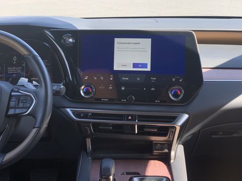 Used 2025 Lexus RX 350 Premium w/ Accessory Package (Z1) image 31