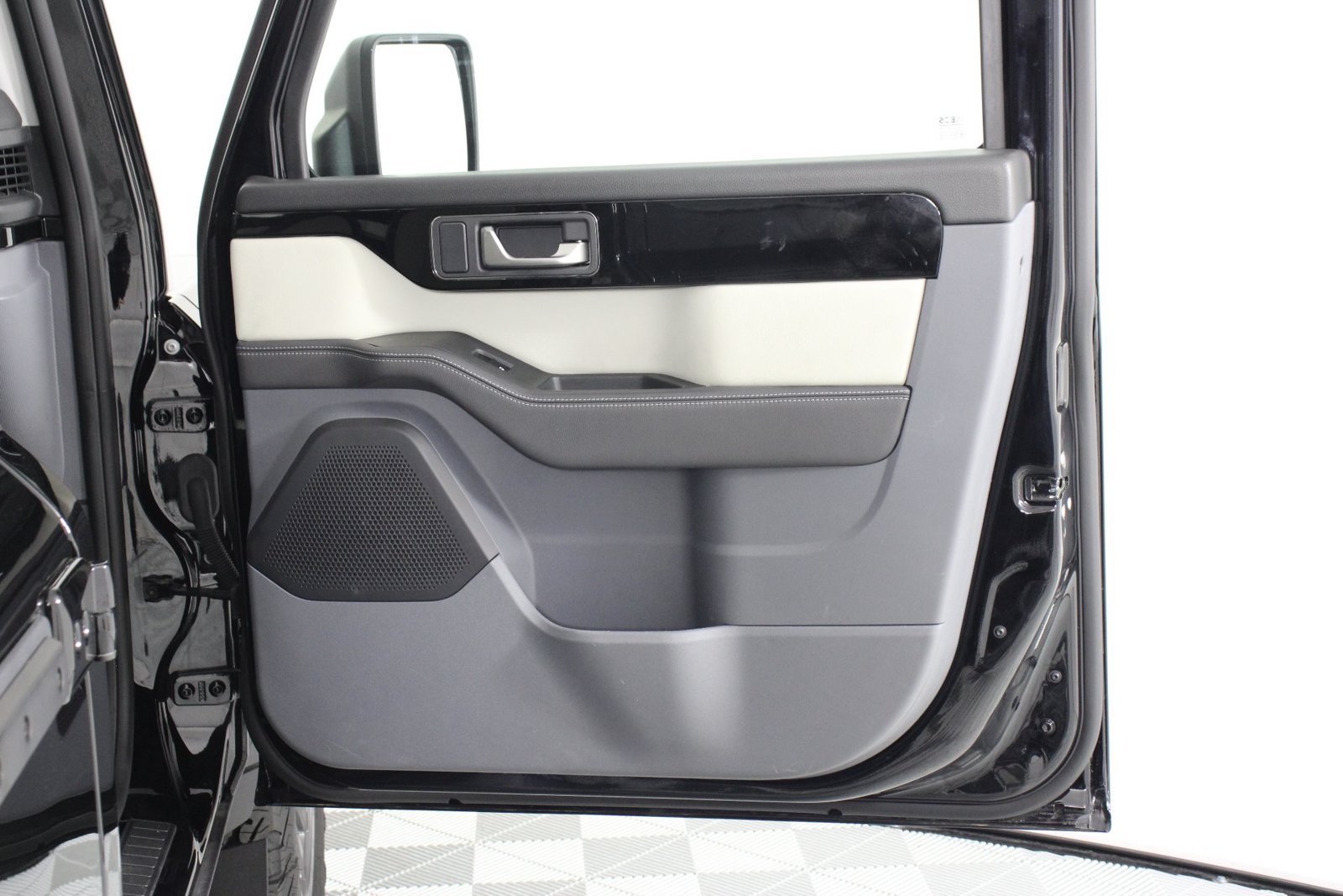 Used 2025 INEOS Grenadier Quartermaster AWD/4WD image 21