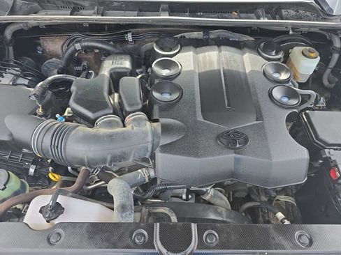 Used 2021 Toyota 4Runner Limited image 30