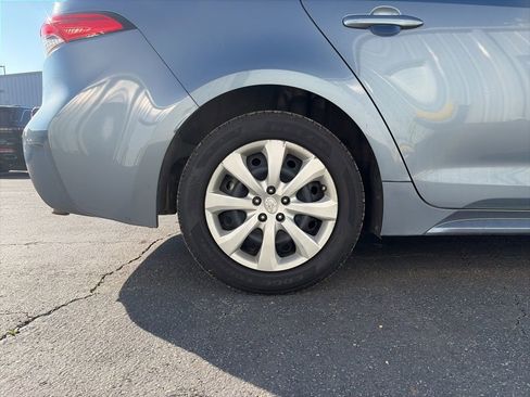 Used 2020 Toyota Corolla LE image 9