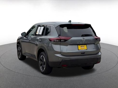 Used 2025 Nissan Rogue SV AWD/4WD image 11