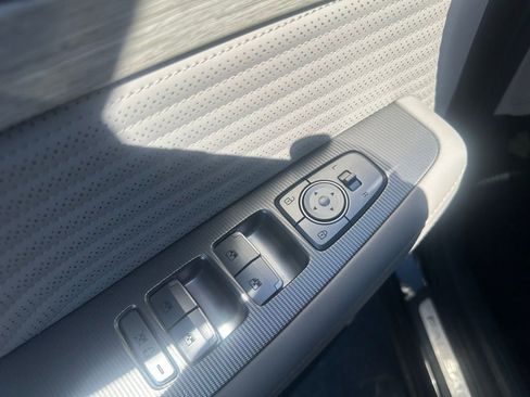 Used 2024 Hyundai Palisade Calligraphy image 32