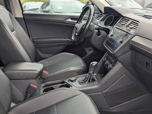 Used 2018 Volkswagen Tiguan SEL AWD/4WD image 14