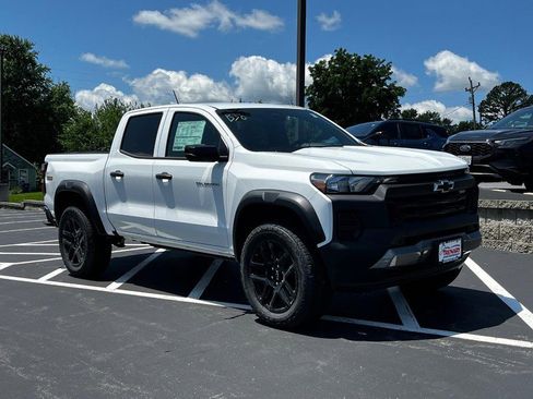 New 2025 Chevrolet Colorado Trail Boss w/ Midnight Edition image 2