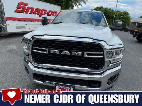 Used 2024 RAM 2500 Big Horn AWD/4WD image 3