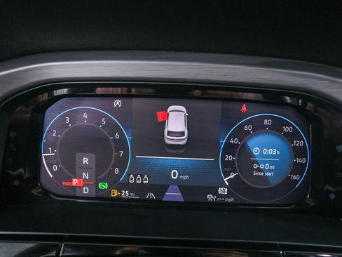 Used 2024 Volkswagen Atlas Cross Sport SE FWD image 15
