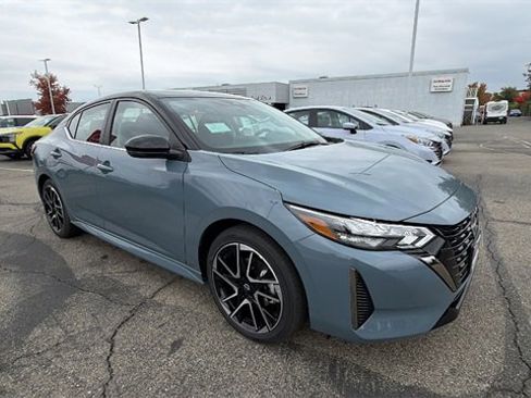 New 2025 Nissan Sentra SR image 2