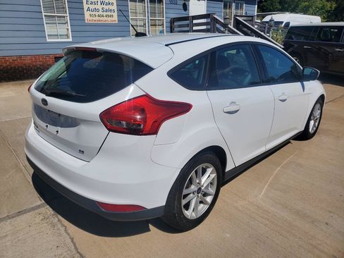 Used 2018 Ford Focus SE FWD image 9