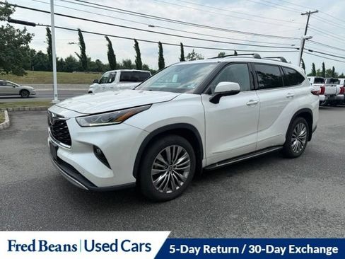 Used 2020 Toyota Highlander Platinum AWD/4WD image 18