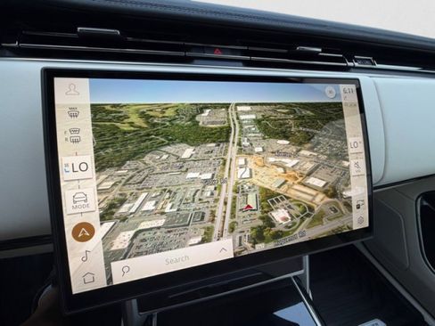 Certified 2025 Land Rover Range Rover SE AWD/4WD image 16