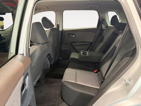 Used 2023 Nissan Rogue SV image 24