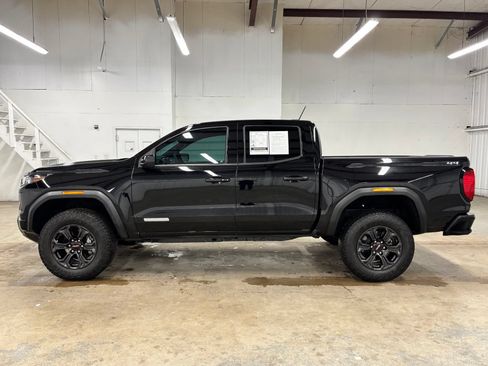 Used 2025 GMC Canyon Elevation AWD/4WD image 4