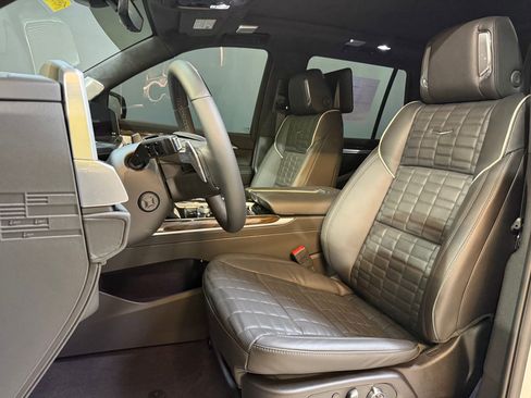 New 2026 Cadillac Escalade Platinum Sport image 4