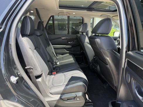 Used 2023 Honda Pilot Elite image 25