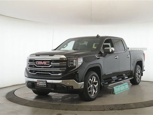 Used 2025 GMC Sierra 1500 SLT w/ SLT Premium Plus Package image 10