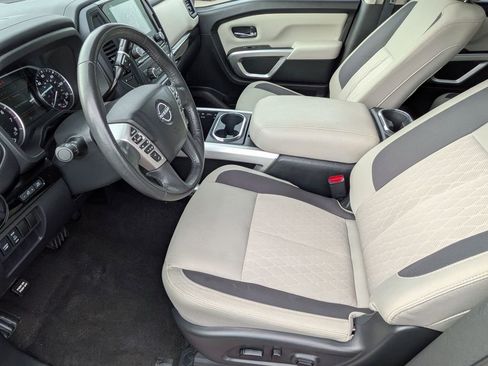 Used 2024 Nissan Titan SV w/ SV Convenience Package image 11