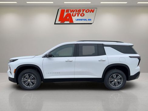 New 2026 Chevrolet Traverse LT w/ Driver Confidence Package AWD/4WD image 2
