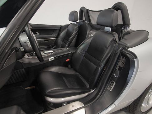 Used 2001 BMW Z8 image 65