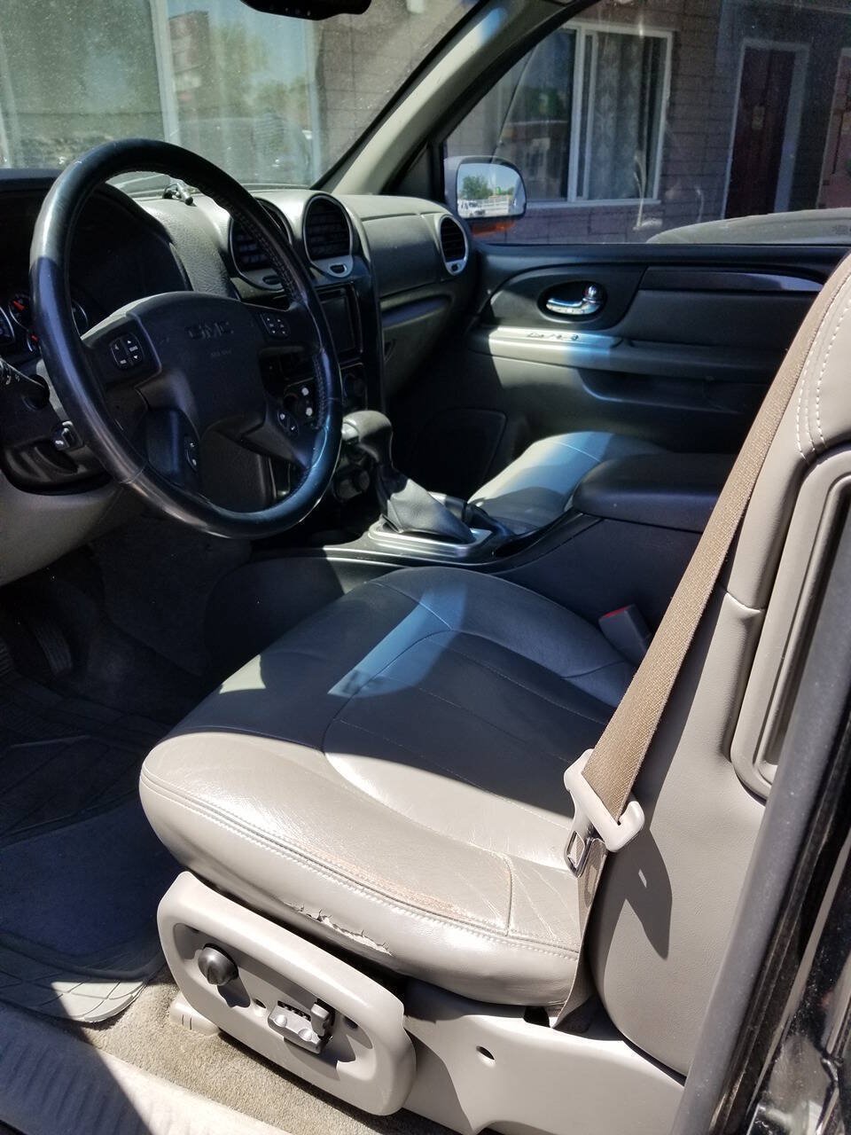 Used 2004 GMC Envoy XUV SLT AWD/4WD image 5