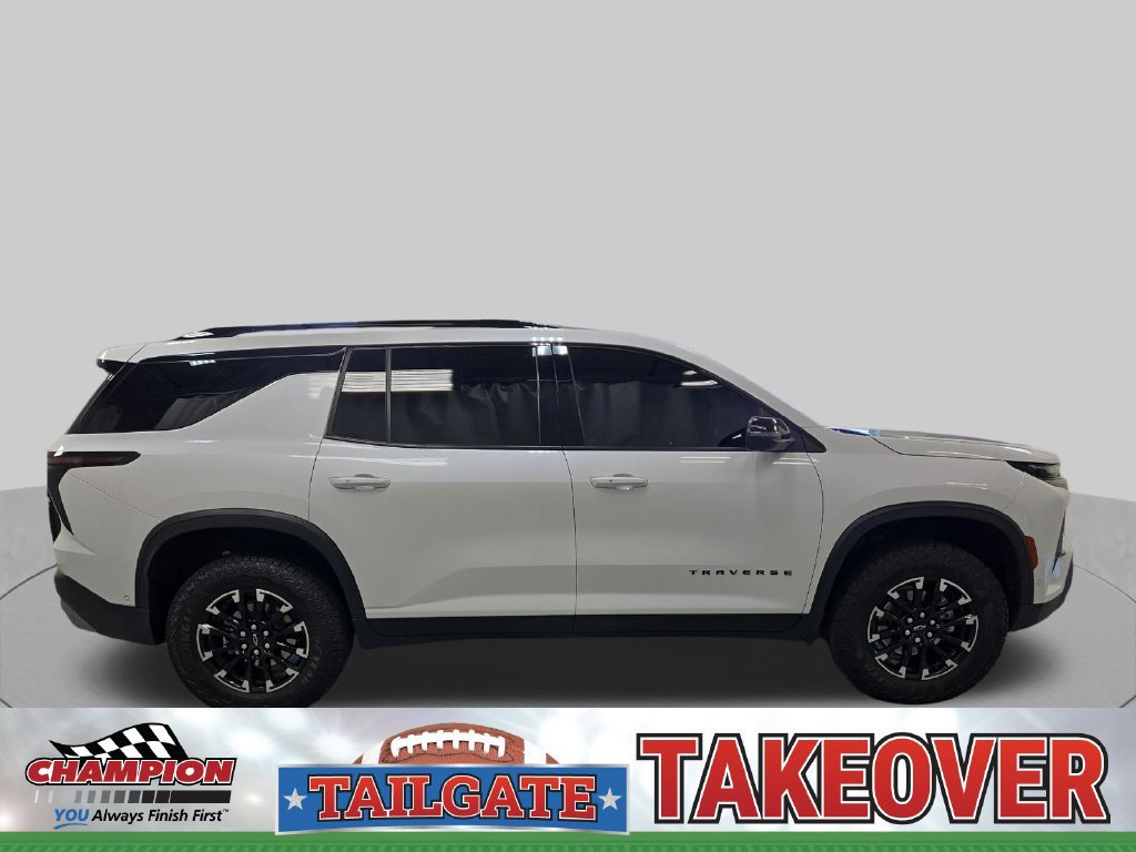 Used 2025 Chevrolet Traverse Z71 w/ Enhanced Driving Package AWD/4WD image 7