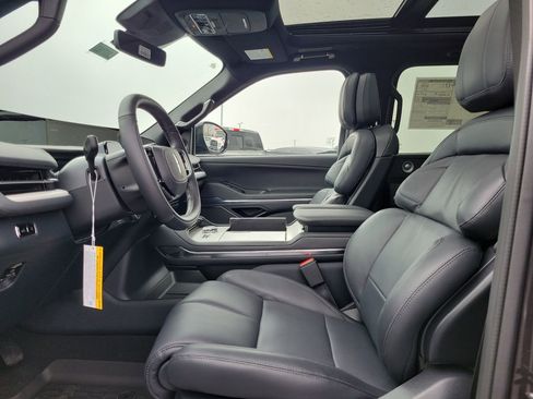 New 2026 Lincoln Navigator Reserve w/ Jet Appearance Package AWD/4WD image 18