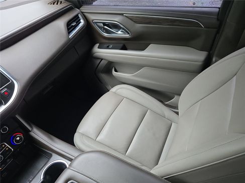 Used 2022 Chevrolet Tahoe LT w/ Luxury Package RWD image 19