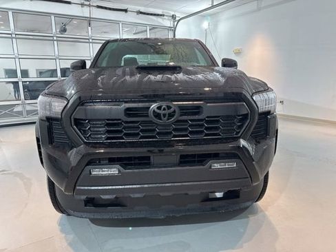 New 2025 Toyota Tacoma TRD Sport image 3