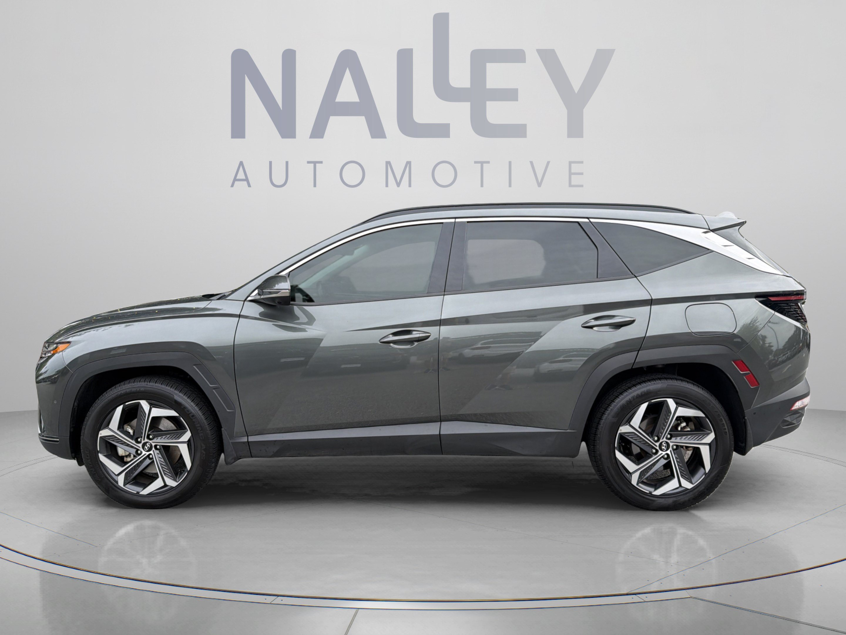 Certified 2022 Hyundai Tucson Limited w/ Cargo Package AWD/4WD image 2