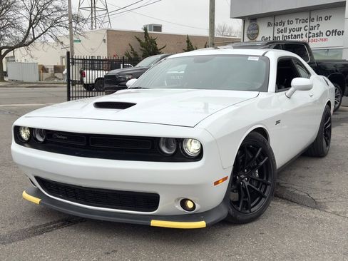 Certified 2021 Dodge Challenger R/T Scat Pack w/ T/A Package RWD image 3