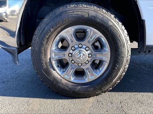 Used 2024 RAM 2500 Big Horn image 8