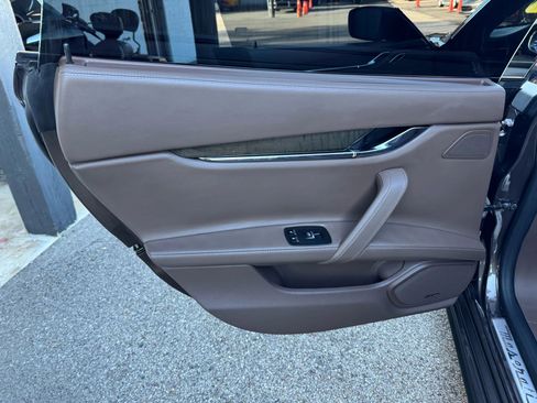 Used 2016 Maserati Quattroporte S image 23