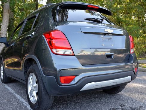 Used 2018 Chevrolet Trax LT w/ LT Convenience Package image 8