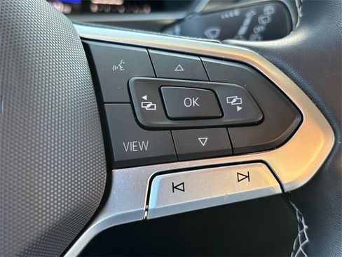 Used 2022 Volkswagen Tiguan SE image 31