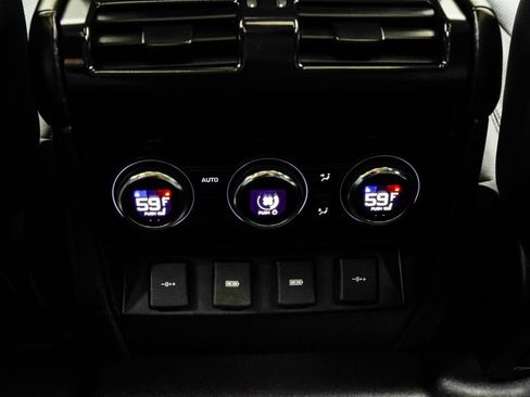 Used 2020 Land Rover Defender 110 HSE AWD/4WD image 24