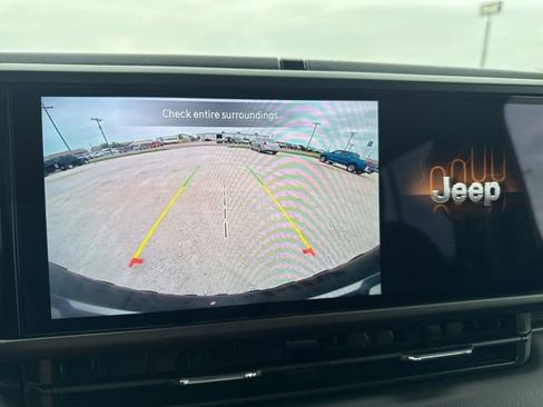 Used 2025 Jeep Wrangler Unlimited Rubicon AWD/4WD image 14