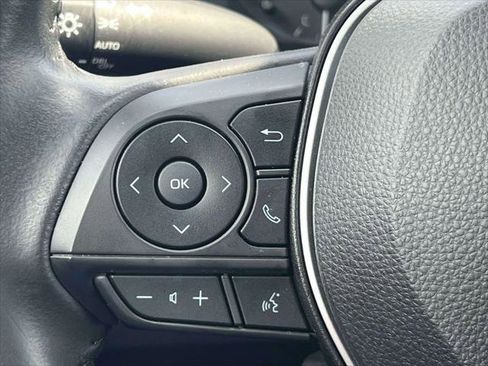 Certified 2023 Toyota Corolla Cross LE w/ Moonroof Package image 21