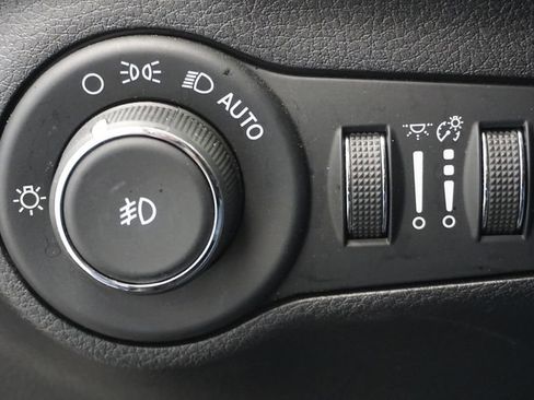 Certified 2018 Jeep Compass Limited image 31