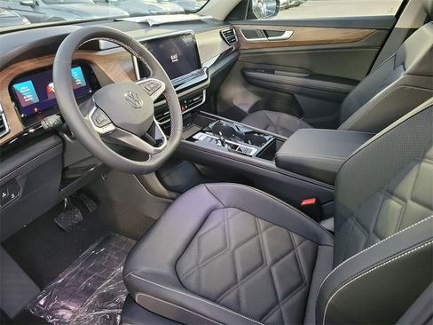 New 2026 Volkswagen Atlas SE image 7