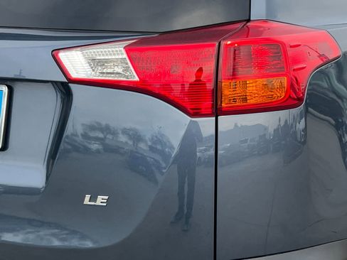 Used 2013 Toyota RAV4 LE image 26